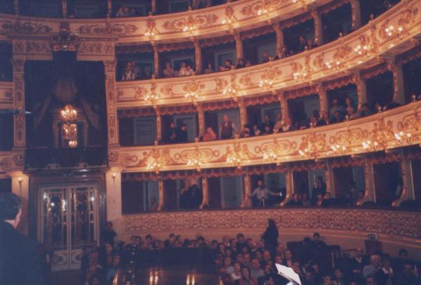 2001-10-27 Parma Teatro Regio - Palco reale